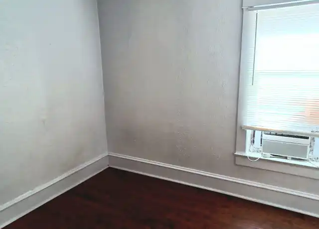 Property at 1141 E 500 S Unit 3 3B, Salt Lake City, UT, 84102, 4 beds, 1 bath, [object Object]