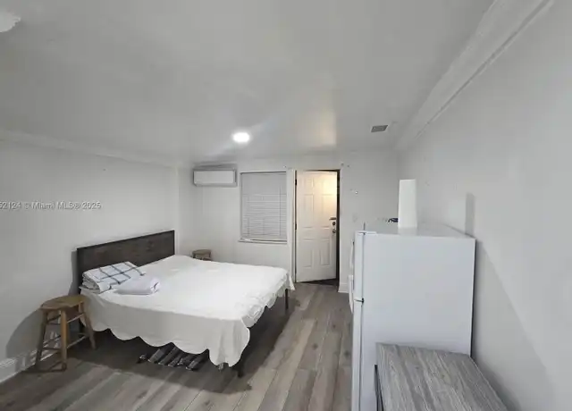 Property at 2521 NW 32nd St Unit RIGHT, Miami, FL, 33142, 1 bed, 1 bath, [object Object]