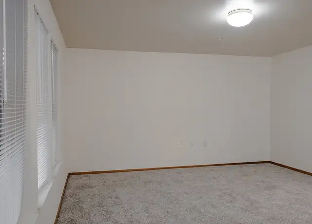 Photo of 11157 SW Hall Blvd, Tigard, OR 97223