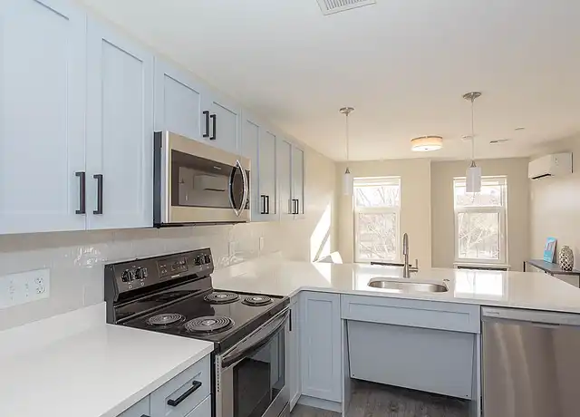 Property at 882 Massachusetts Ave Unit 3B, Arlington, MA, 02476, 1 bed, 1 bath, [object Object]