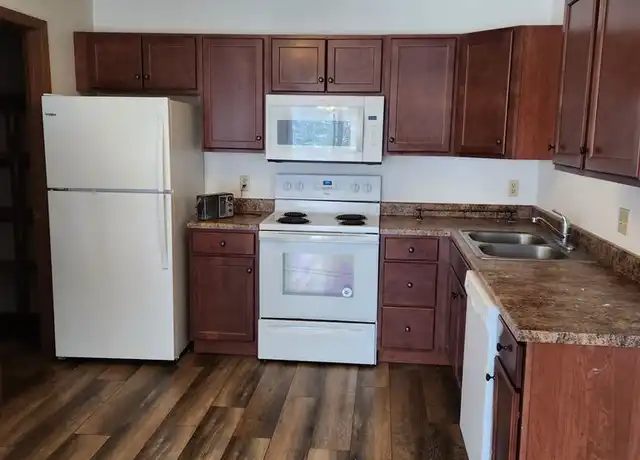 Property at 2400 S Sycamore Ave Unit 30, Sioux Falls, SD, 57110, 2 beds, 1 bath, [object Object]