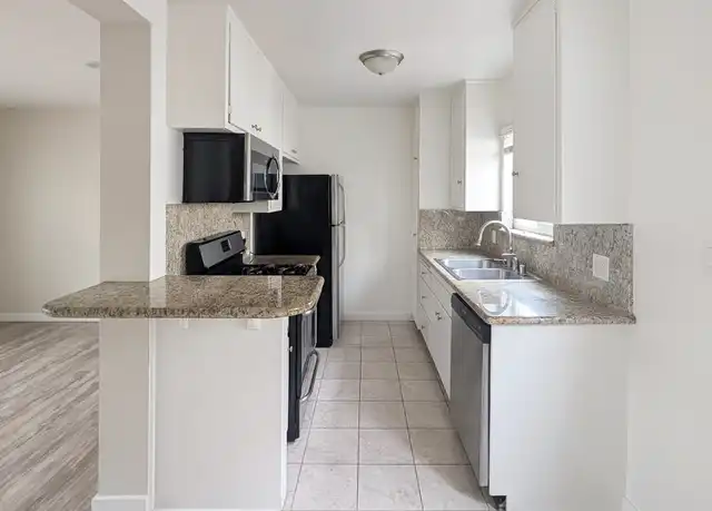 Property at 7701 W Manchester Ave Unit 2, Playa Del Rey, CA, 90293, 2 beds, 1 bath, [object Object]