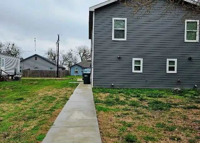 Property at 305 Anderson St Unit A, Smithville, TX, 78957, 2 beds, 2 baths, [object Object]