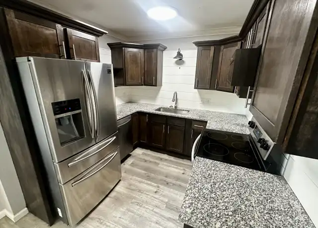 Property at 1201 S Rockford Ave Unit 4, Tulsa, OK, 74120, 1 bed, 1 bath, [object Object]