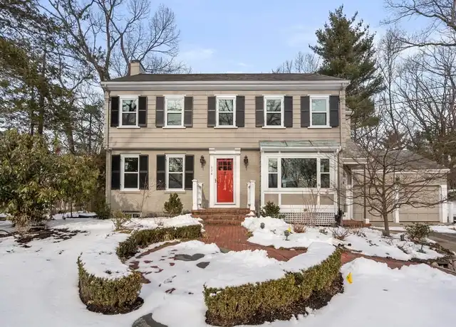 Property at 124 Rangeley Rd Unit 124, Chestnut Hill, MA, 02467, 4 beds, 2.5 baths, [object Object]