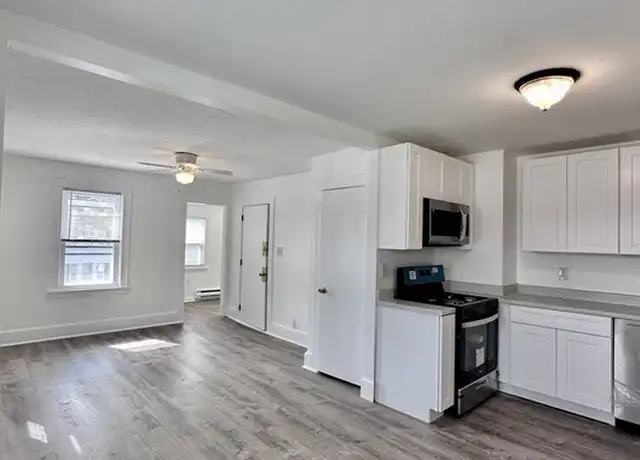 Property at 90 Brook Rd Unit 2R, Quincy, MA, 02169, 1 bed, 1 bath, [object Object]
