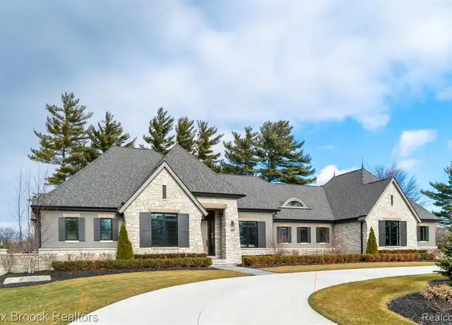 Property at 3808 W Maple Rd, Bloomfield Hills, MI, 48301, 3 beds, 2.5 baths, [object Object]