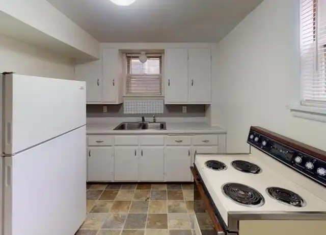 Property at 927 N 12th St, Bismarck, ND, 58501, 1 bed, 1 bath, [object Object]