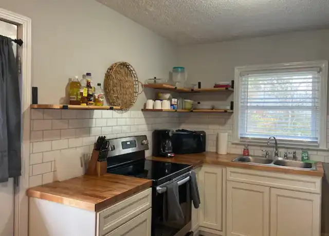 Property at 150 Central Dr, Florence, SC, 29501, 3 beds, 1 bath, [object Object]