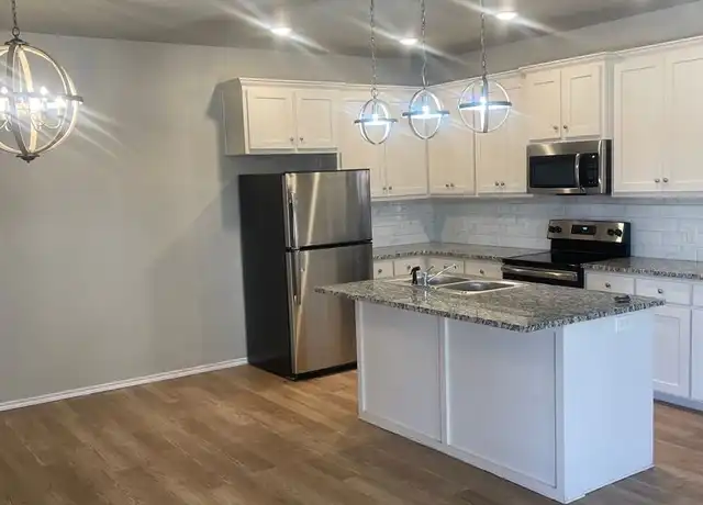 Property at 5726 120th St Unit B, Lubbock, TX, 79424, 3 beds, 2 baths, [object Object]