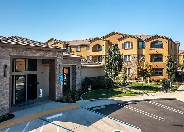 Photo of 1900 Blue Oaks Blvd, Roseville, CA 95747