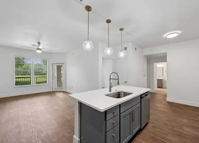 Property at 12076 Broadway St, Pearland, TX, 77584, 1 bed, 1 bath, [object Object]