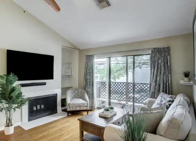 Property at 2829 Timmons Ln Unit 4423, Houston, TX, 77027, 1 bed, 1 bath, [object Object]