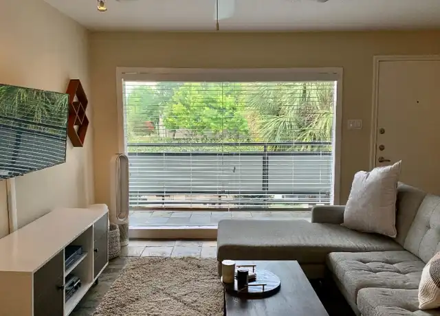 Property at 2300 Park St, Houston, TX, 77019, 1 bed, 1 bath, [object Object]