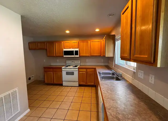 Property at 9564 W Weir Hollis Dr, Boise, ID, 83709, 4 beds, 2 baths, [object Object]