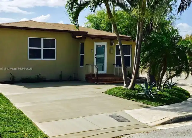 Property at 1245 NE 17th Ave, Fort Lauderdale, FL, 33304, 2 beds, 1 bath, [object Object]