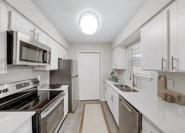 Property at The Oaks at Valley Ranch - 9519 Valley Ranch Pkwy E, Irving, TX, 75063, 1 bed, 1 bath, [object Object]