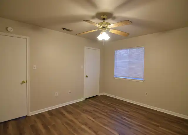 Property at 5118 Williams Dr, Temple, TX, 76502, 3 beds, 2 baths, [object Object]