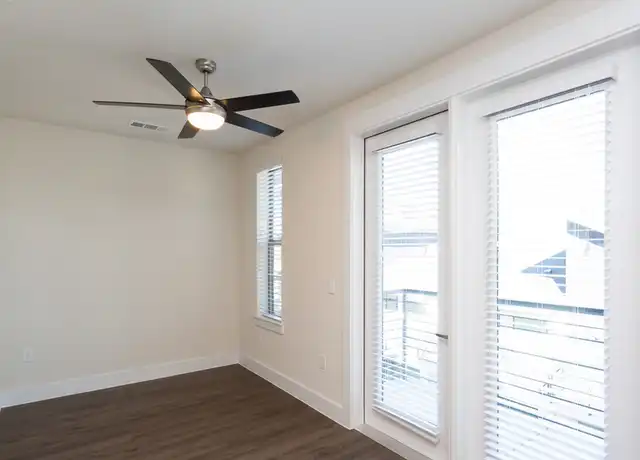 Property at 607 W Saint Johns Ave Unit 673, Austin, TX, 78752, 2 beds, 1 bath, [object Object]