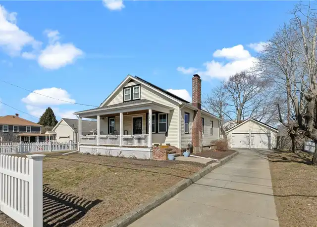 Property at 123 Beacon St, Middletown, RI, 02842, 4 beds, 3 baths, [object Object]