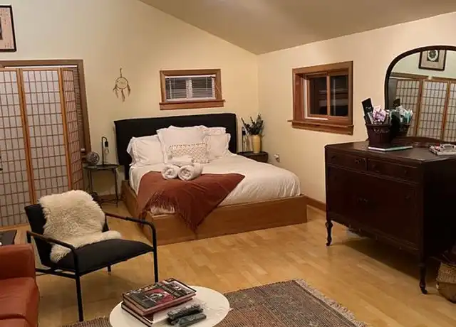 Property at 40 Sunset Rdg, Woodstock, NY, 12498, 1 bed, 1 bath, [object Object]