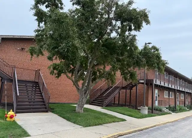 Property at 1900 W Knightsbridge Dr Unit 1B, Mount Prospect, IL, 60056, 1 bed, 1 bath, [object Object]
