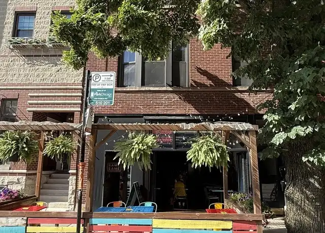 Property at 2022 W Roscoe St Unit 2, Chicago, IL, 60618, 3 beds, 1 bath, [object Object]