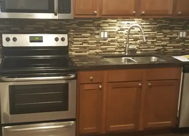 Property at 1121 N Poplar St Unit A-02, Fenton, MI, 48430, 2 beds, 1 bath, [object Object]