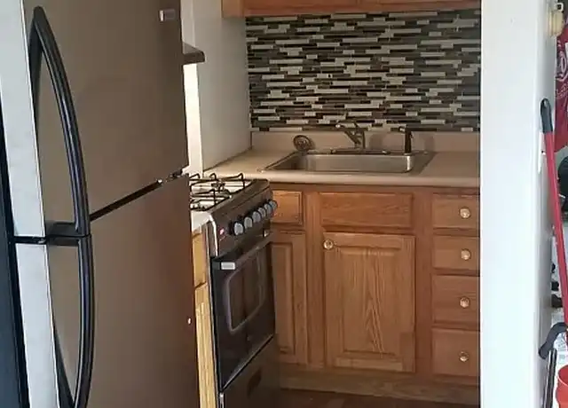Property at 111 Locust St Roselle Park, NJ - 114 Locust St, Roselle Park, NJ, 07204, 1 bed, 1 bath, [object Object]