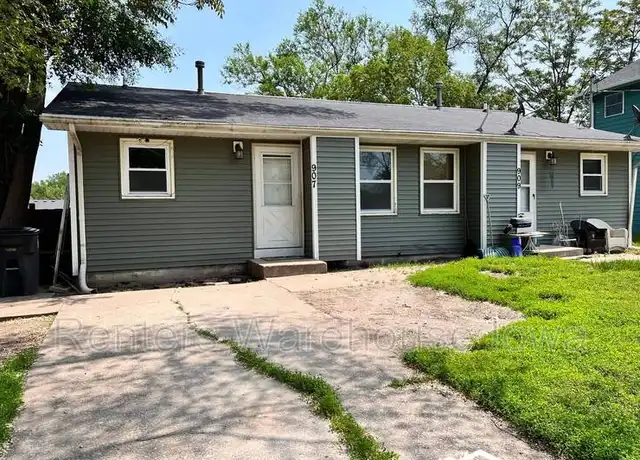 Property at 907 SE 9th St, Des Moines, IA, 50309, 2 beds, 1 bath, [object Object]