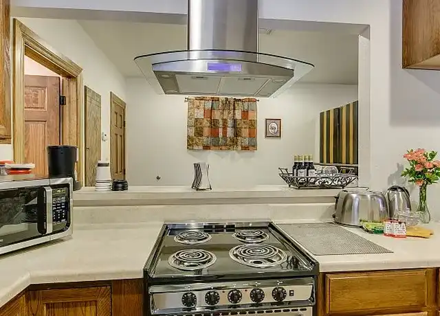 Property at Claremont Apartments - 425 NW 12th St, Oklahoma City, OK, 73103, 0 beds, 1 bath, [object Object]