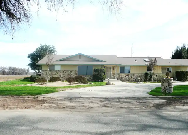 Property at 4125 N 11th Ave, Hanford, CA, 93230, 3 beds, 2 baths, [object Object]