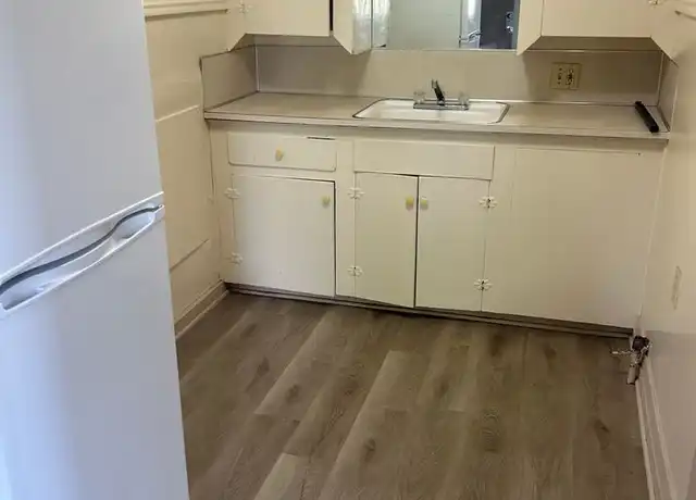 Property at 328 Pine Ave Unit 1, Owatonna, MN, 55060, 1 bed, 1 bath, [object Object]