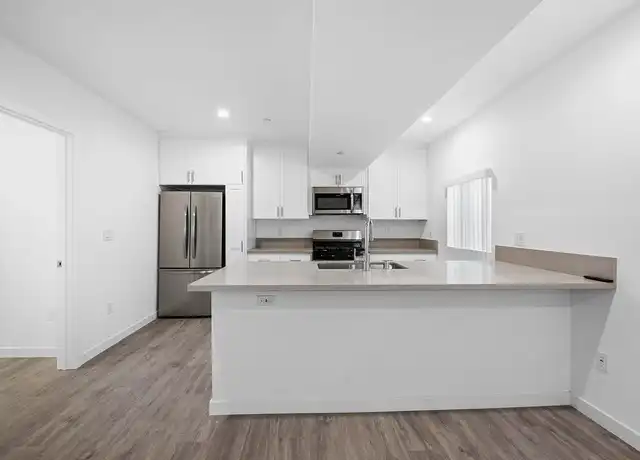 Property at 36 West - 1156 W 36th Pl, Los Angeles, CA, 90007, 0 beds, 1 bath, [object Object]