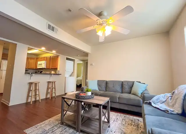 Property at University Center - 1327 Jackson Bluff Rd, Tallahassee, FL, 32304, 4 beds, 2 baths, [object Object]