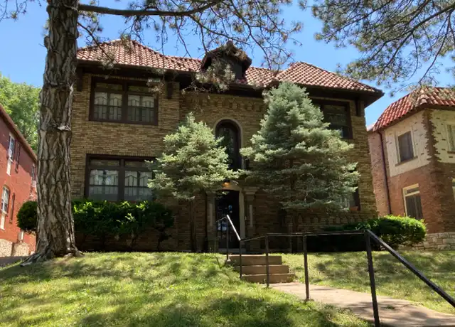 Property at 7327 Pershing Ave Unit 7212-2W, University City, MO, 63130, 2 beds, 1 bath, [object Object]