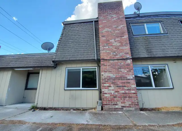 Property at 13954 SE 173rd Pl Unit 2, Renton, WA, 98058, 2 beds, 1 bath, [object Object]