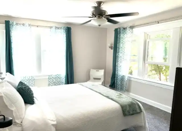 Property at 1686 Lee Rd, Cleveland, OH, 44118, 1 bed, 1 bath, [object Object]