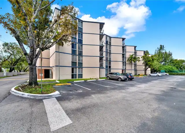 Property at 7125 NW 186th St Unit B104, Hialeah, FL, 33015, 2 beds, 2 baths, [object Object]