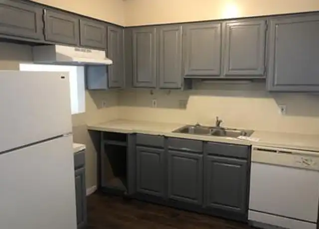 Property at 139 Elm St Unit 301, Lockhart, TX, 78644, 1 bed, 1 bath, [object Object]