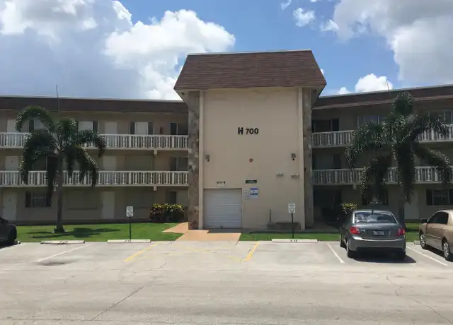 Property at 700 Village Green Ct #202, Palm Springs, FL, 33461, 1 bed, 1.5 baths, [object Object]