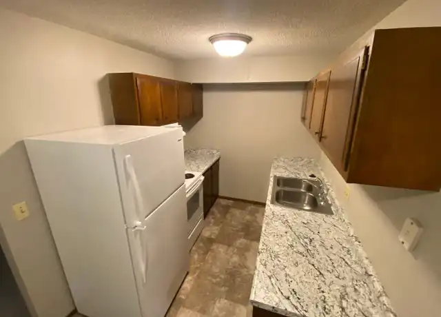 Property at 1955 G St Unit 11, Lincoln, NE, 68510, 1 bed, 1 bath, [object Object]