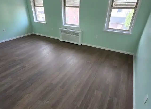 Property at 557 Roosevelt Ave, Carteret, NJ, 07008, 3 beds, 1 bath, [object Object]