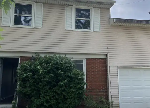 Property at 5 Bayberry Dr, Latham, NY, 12110, 3 beds, 1.5 baths, [object Object]