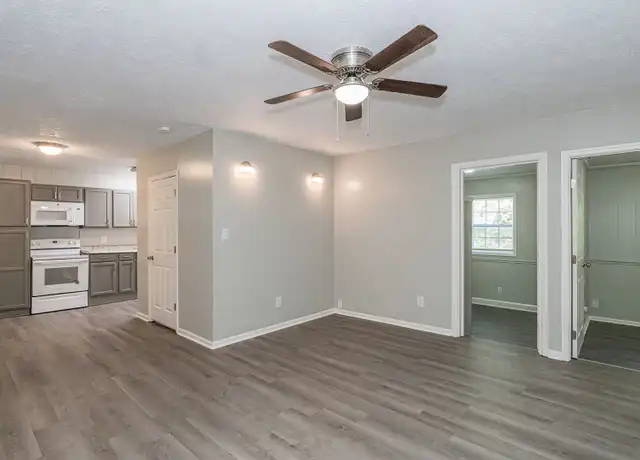 Property at 303 S Magnolia St Unit 2, Maryville, TN, 37803, 2 beds, 1 bath, [object Object]