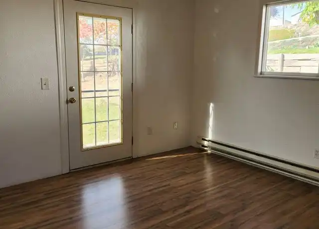 Property at 318 N 5th St Unit F318, Selah, WA, 98942, 3 beds, 1 bath, [object Object]