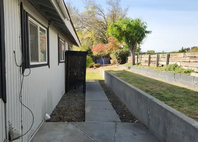 Property at 318 N 5th St Unit F318, Selah, WA, 98942, 3 beds, 1 bath, [object Object]