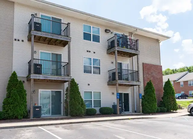 Property at HUB of New Albany Apartments - 4100 Prestwick Sq, New Albany, IN, 47150, 0-3 beds, 1-2 bath, [object Object]