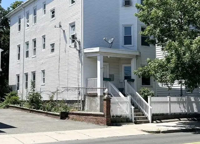 Property at 1611 N Shore Rd Unit 2, Revere, MA, 02151, 4 beds, 1 bath, [object Object]