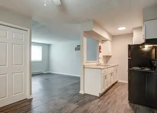 Property at Point Place Apartments - 3553 E Manhattan Blvd, Toledo, OH, 43611, 1-2 bed, 1 bath, [object Object]